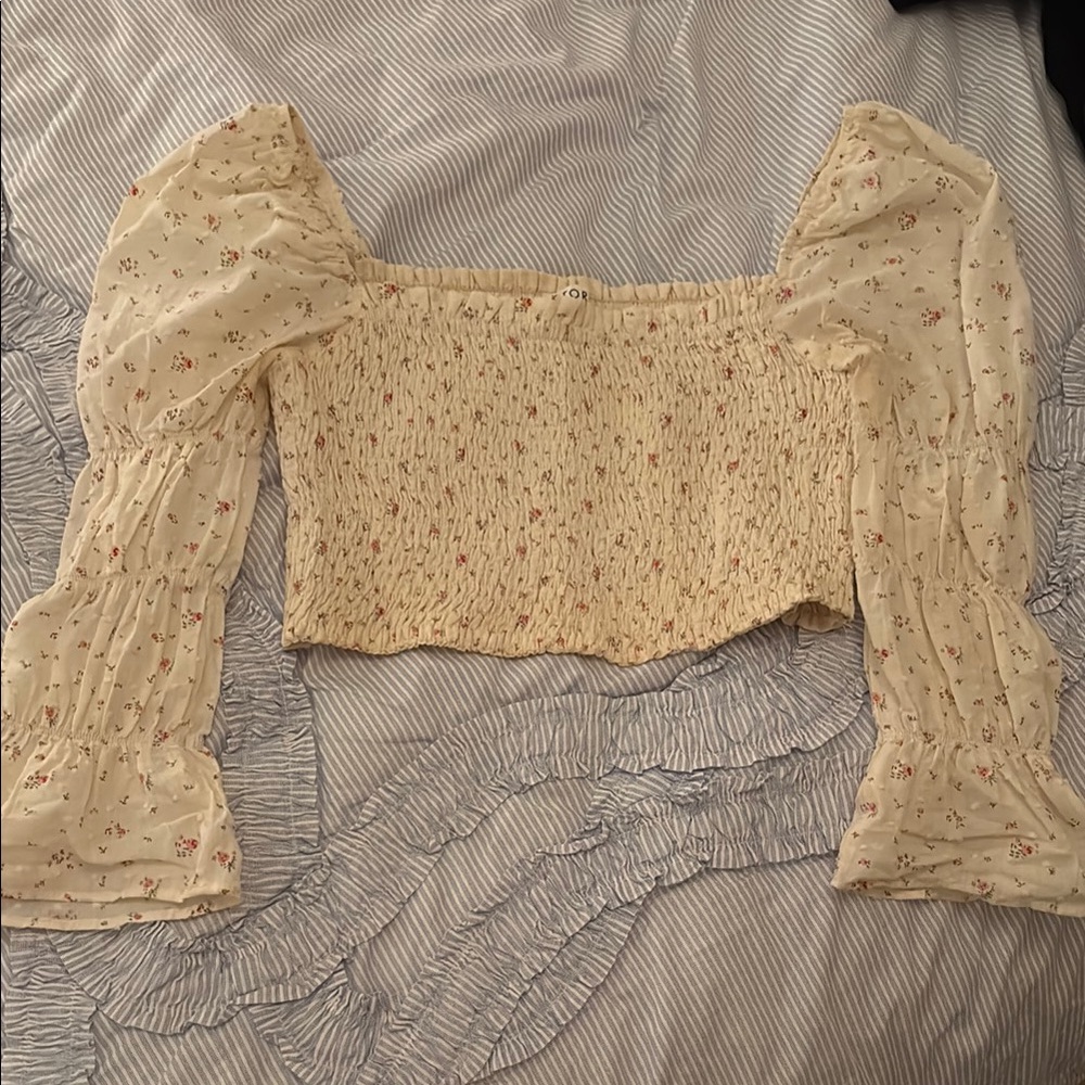 Storia Cream Puff Sleeve Crop Blouse